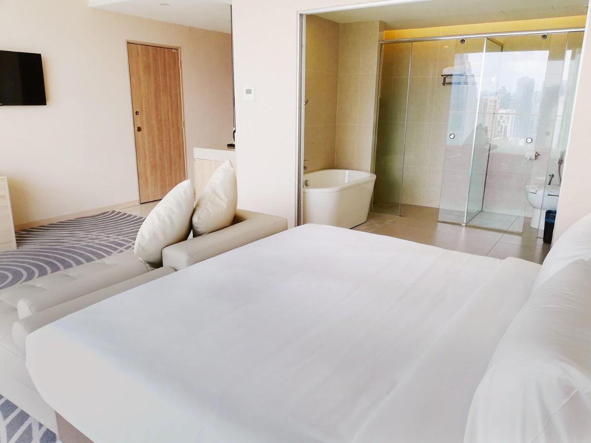 Upper View Regalia Hotel Kuala Lumpur Bagian luar foto