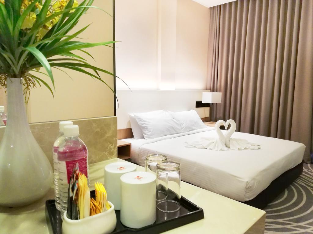 Upper View Regalia Hotel Kuala Lumpur Bagian luar foto